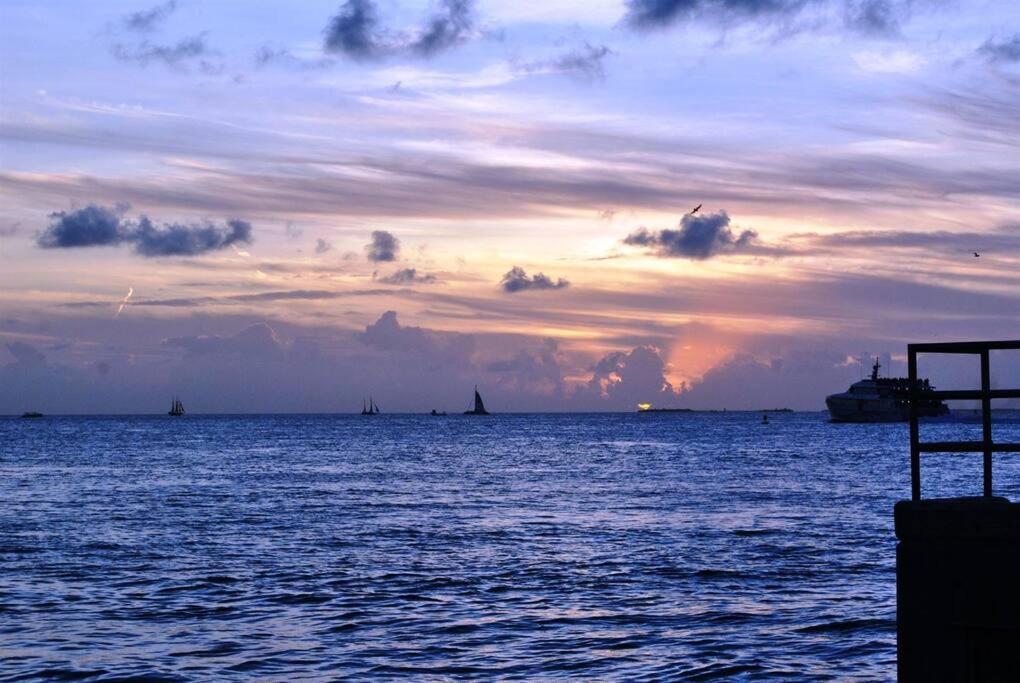 Beachway Per Ankh Pompano Beach Buitenkant foto
