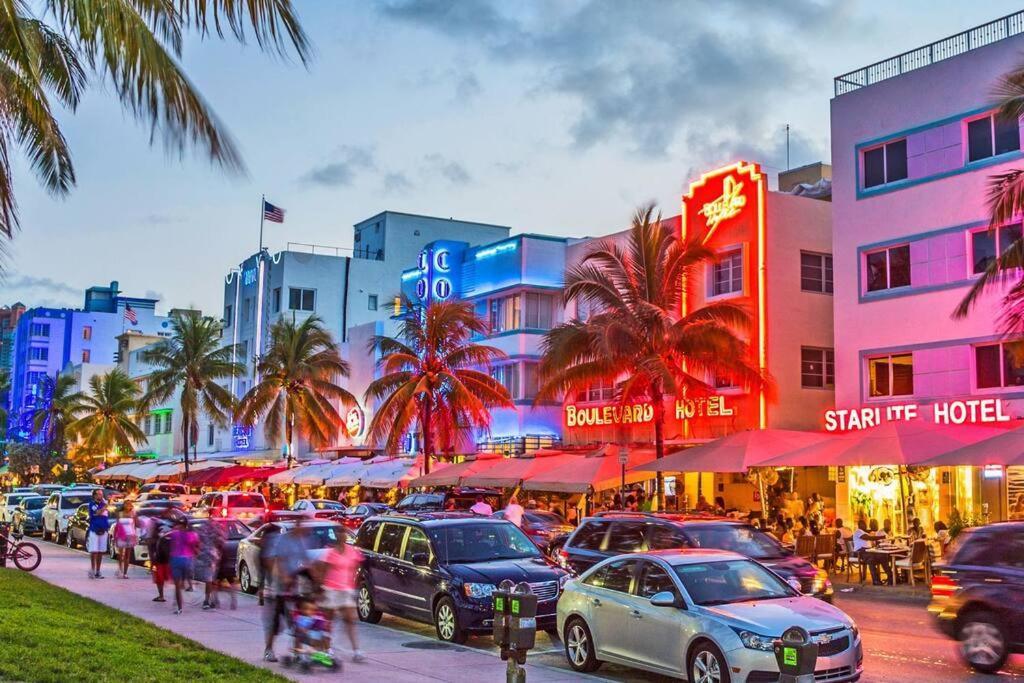 Beachway Per Ankh Pompano Beach Buitenkant foto